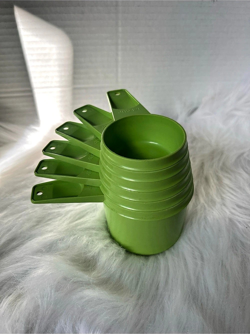Retro Tupperware Green Measuring Cup Set